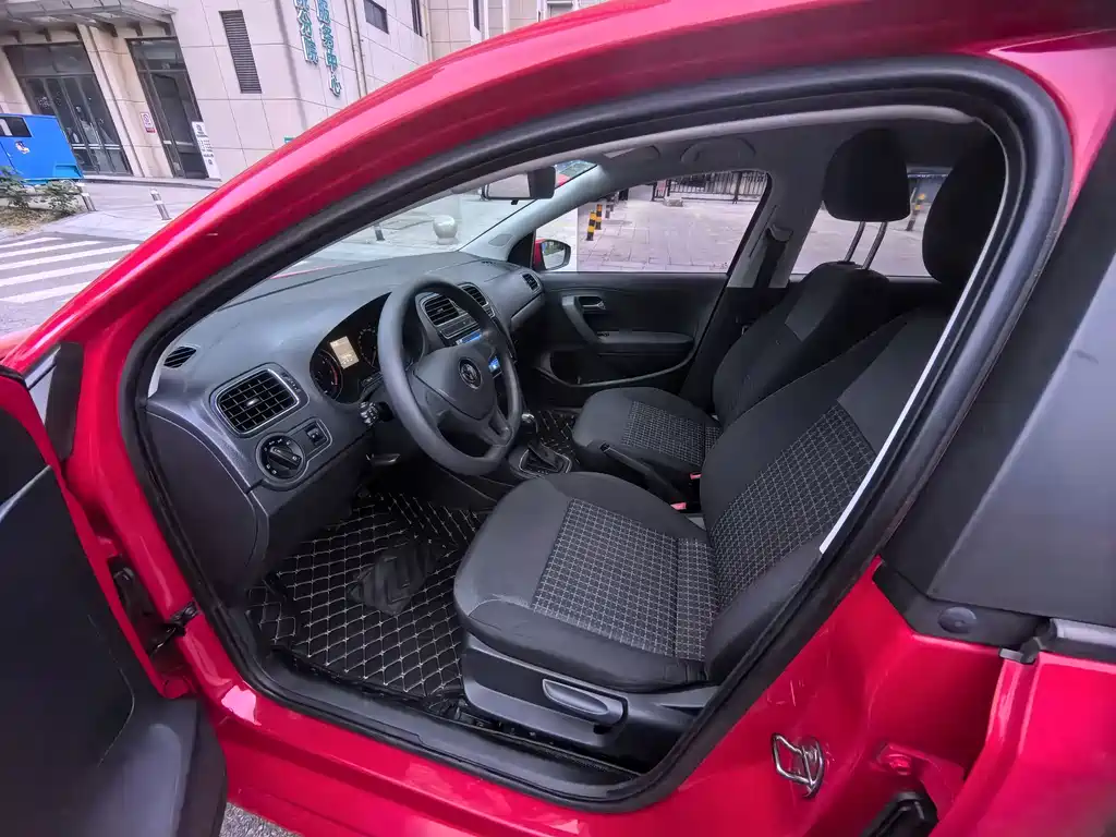 Volkswagen Polo — миниатюра 7