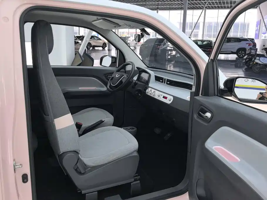 Wuling MINIEV — миниатюра 8