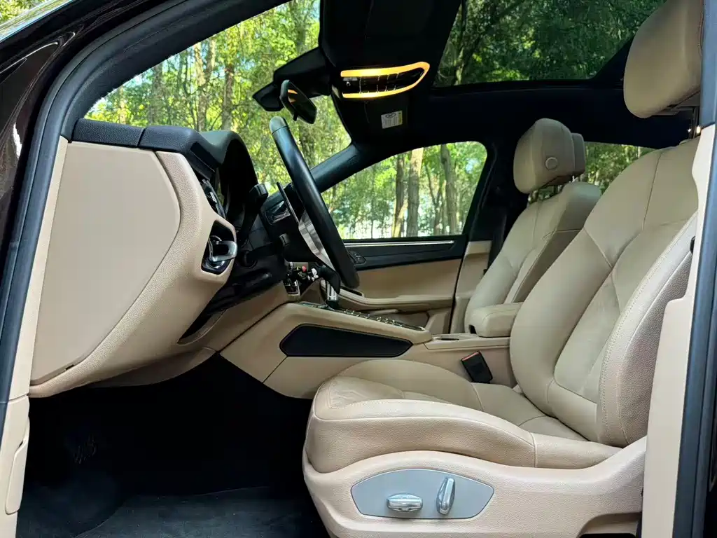 Porsche Macan — миниатюра 3