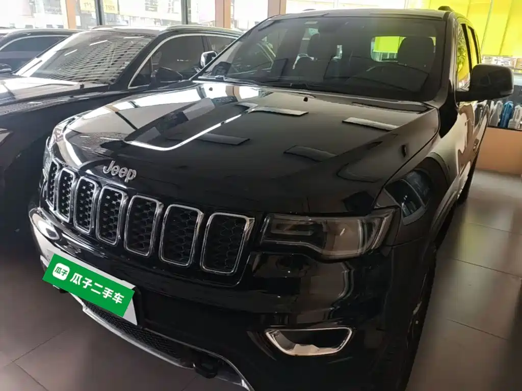 Jeep Grand Cherokee (Import) — миниатюра 2