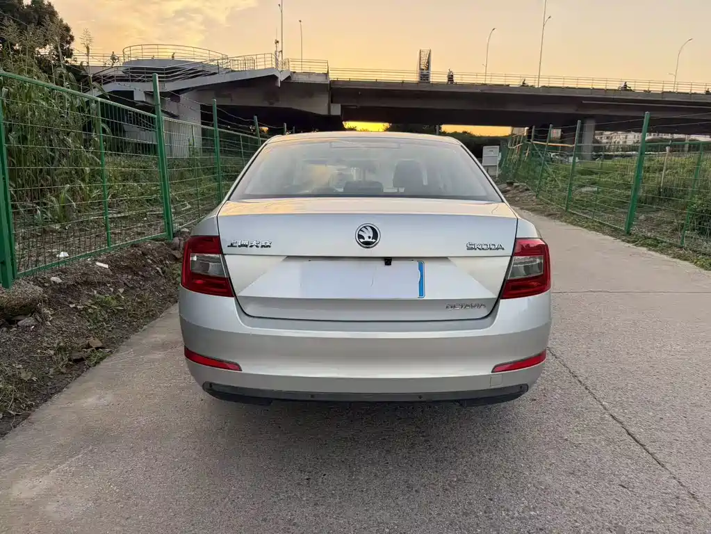 Skoda Octavia — миниатюра 9