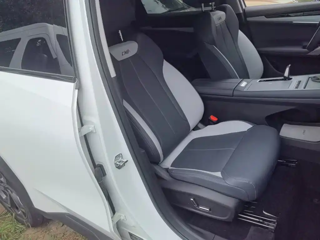 Geely Boyue L — миниатюра 25