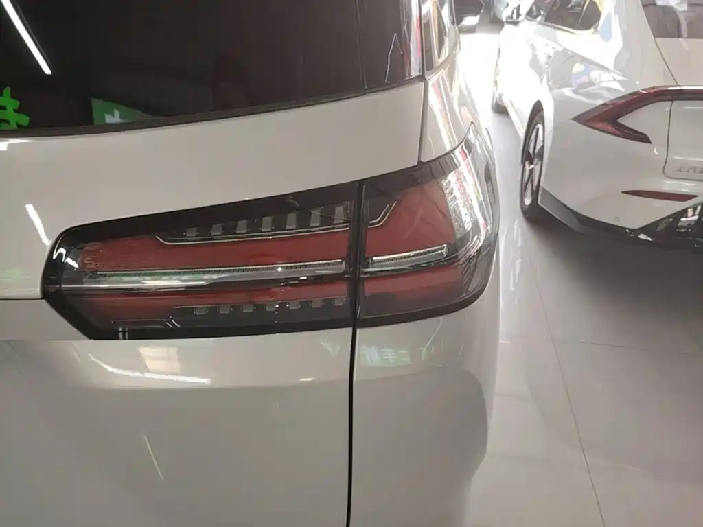 Wuling Xingguang 730 New Energy — миниатюра 8
