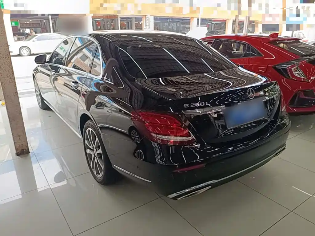 Mercedes-Benz E-Class — миниатюра 5