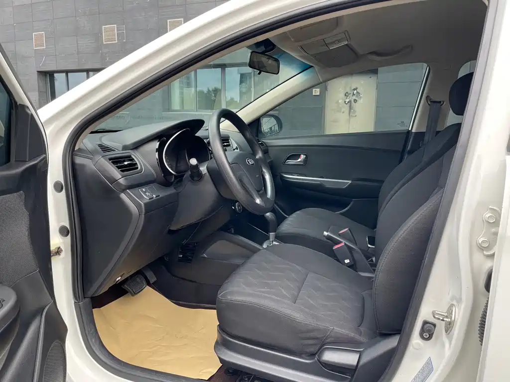 Kia K2 — миниатюра 5