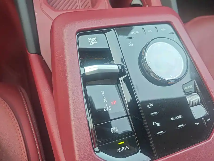 BMW 5 Series — миниатюра 16