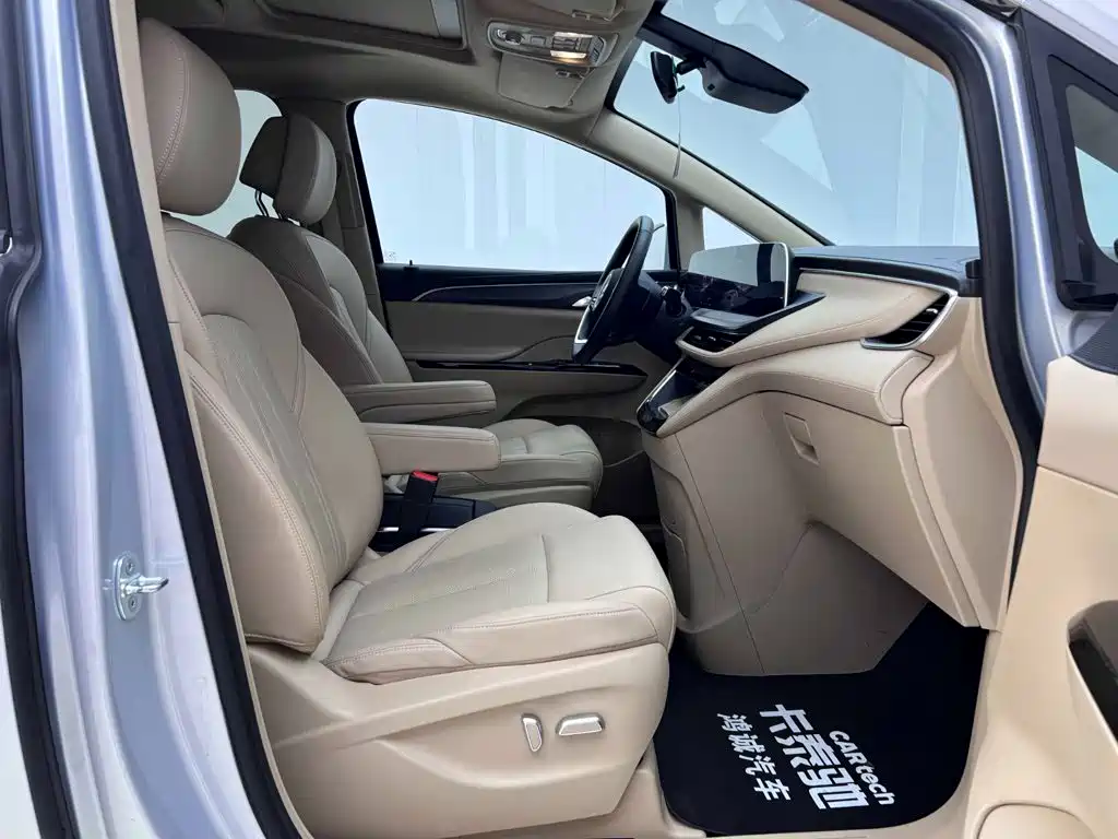 Buick GL8 Hybrid — миниатюра 17