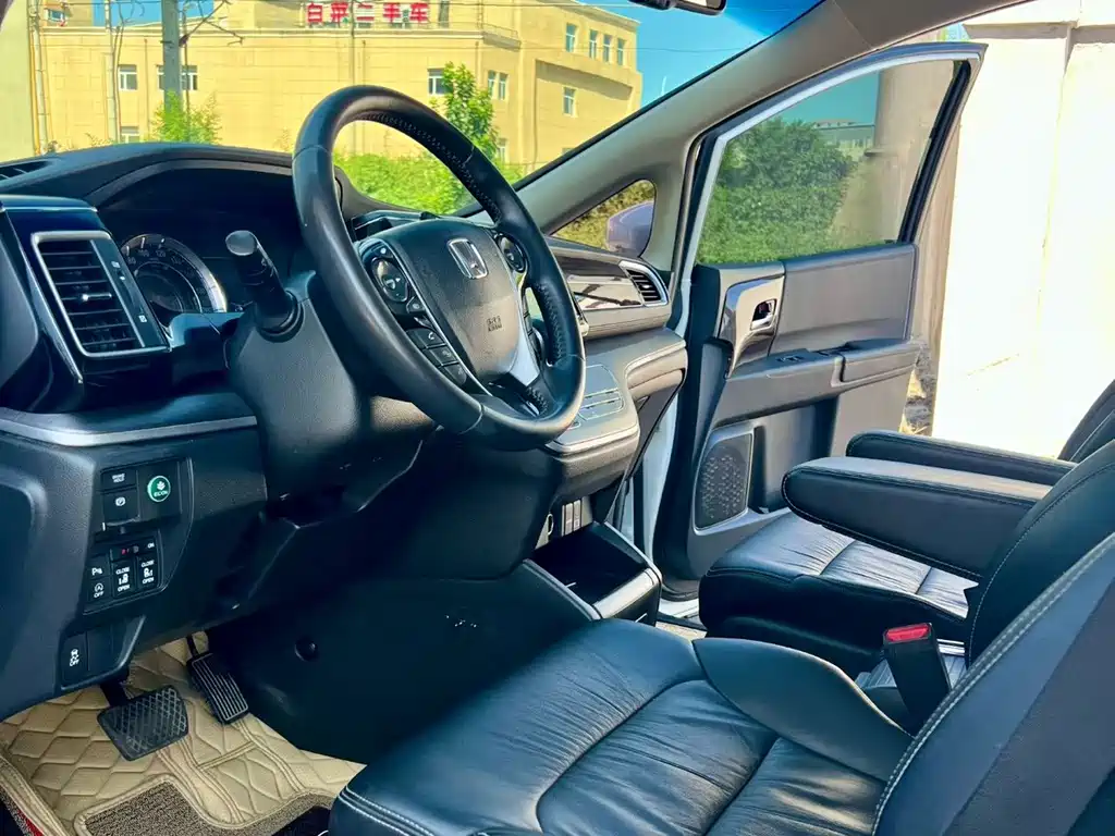 Honda Elysion — миниатюра 6