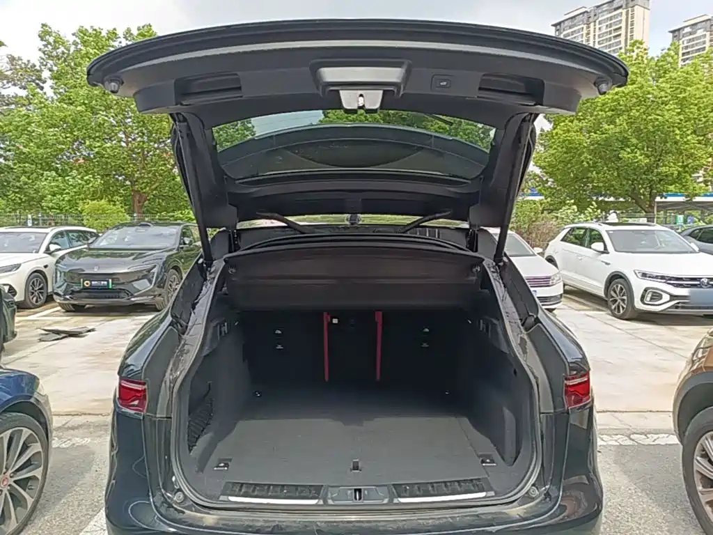 Jaguar F-PACE — миниатюра 19