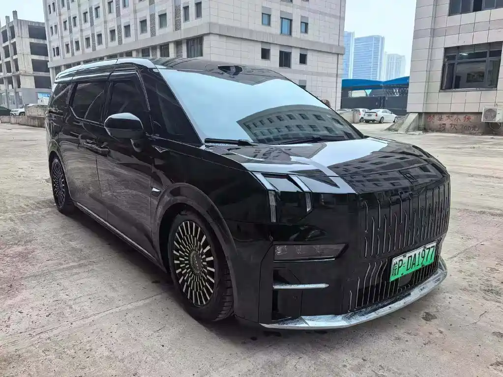Zeekr 009 2024 мест 108kWh