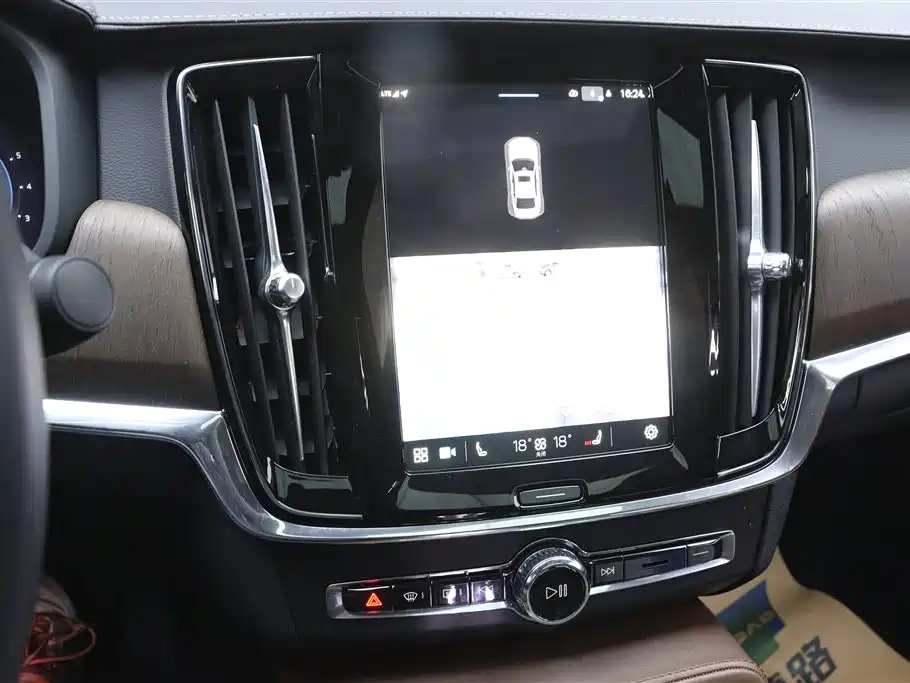 Volvo S90 2024 B5 Luxury