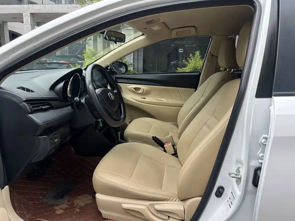 Toyota Yaris L — миниатюра 6
