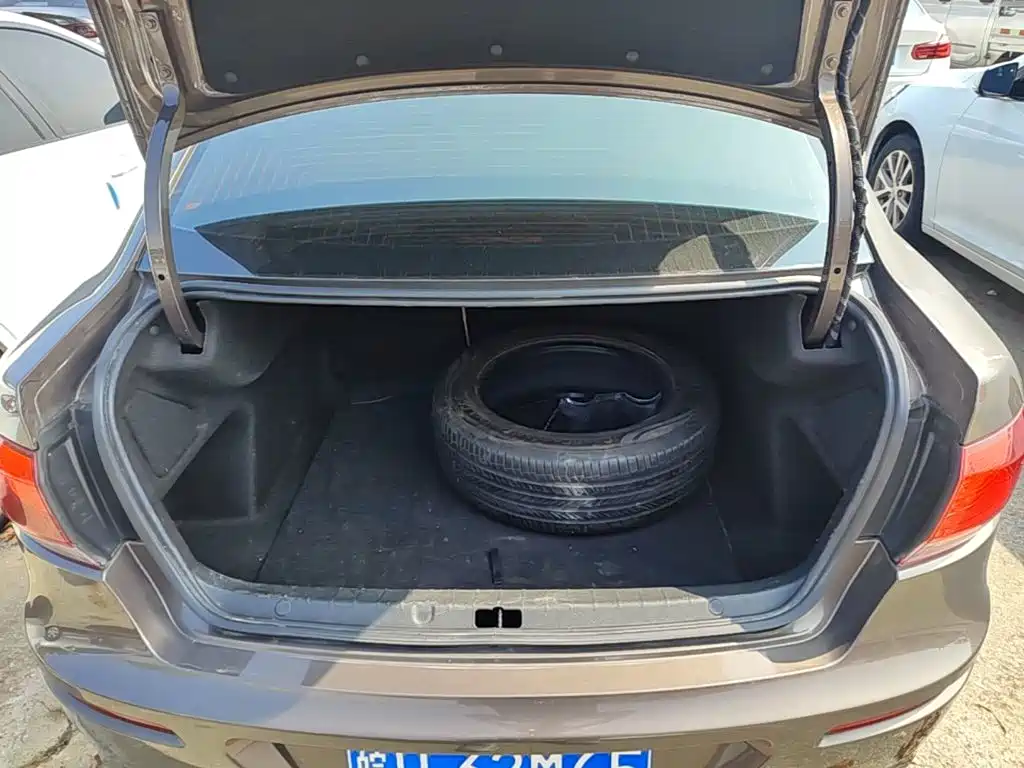 Qoros Qoros 3 — миниатюра 19