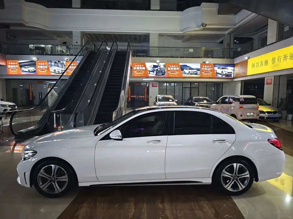 Mercedes-Benz C-Class — миниатюра 3