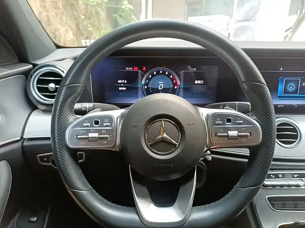 Mercedes-Benz E-Class (Import) — миниатюра 11