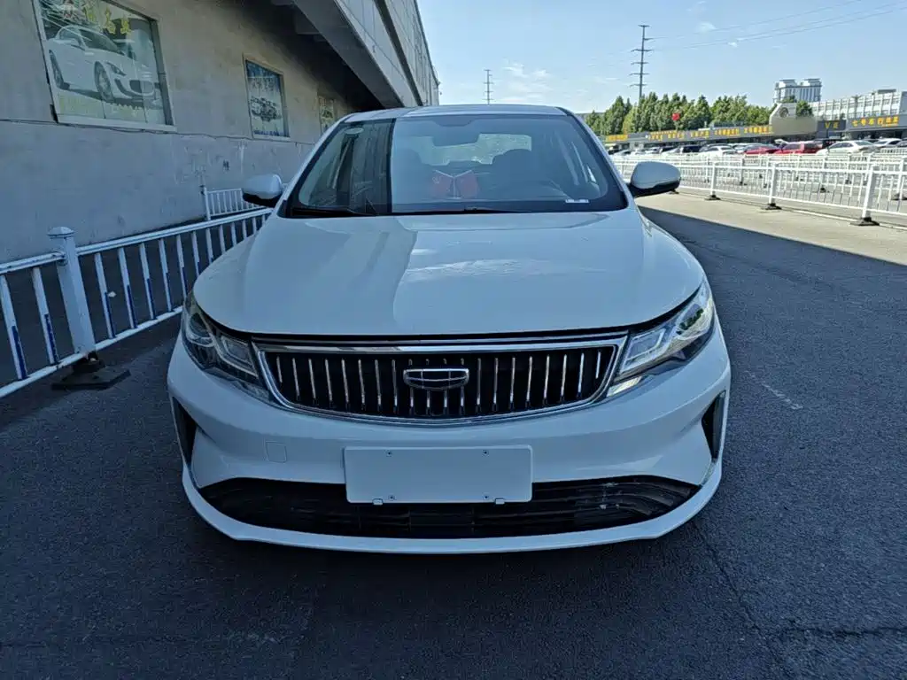 Geely Emgrand GL — миниатюра 3