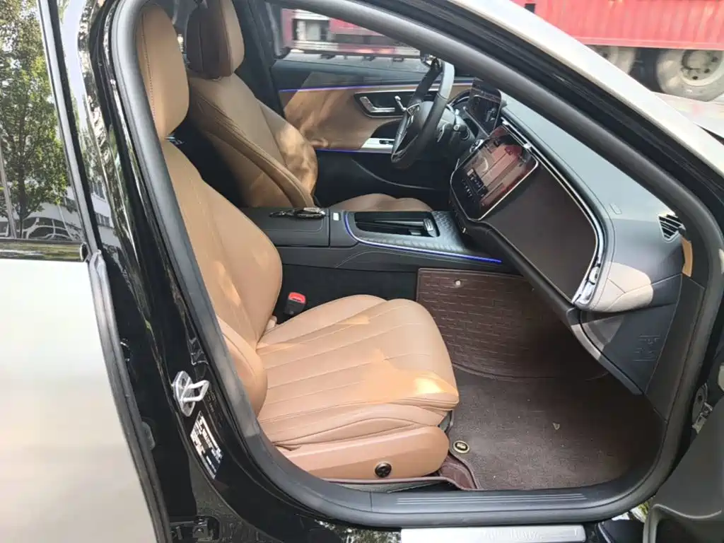 Mercedes-Benz E-Class (Import) — миниатюра 25