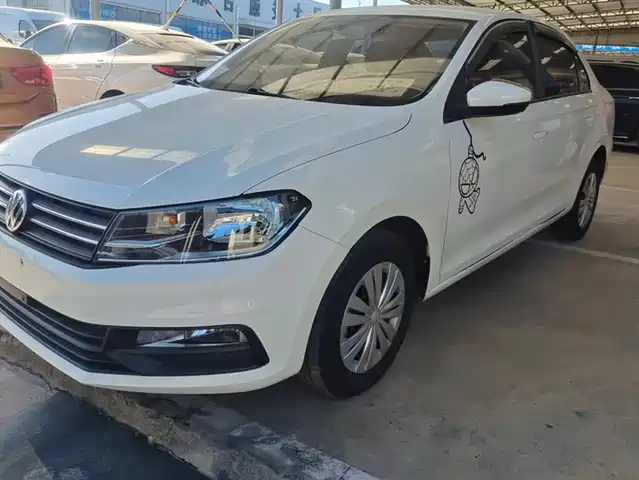 VOLKSWAGEN SANTANA