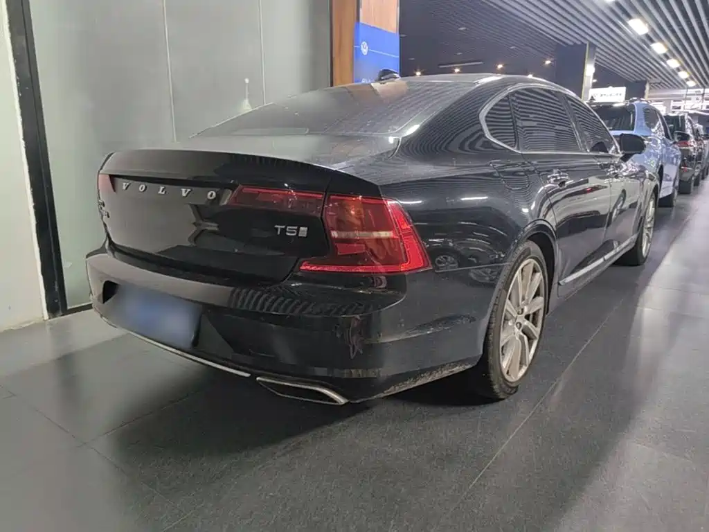 Volvo S90 2017 T5