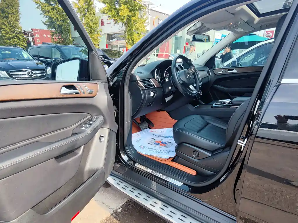 Mercedes-Benz GLE (Import) — миниатюра 5