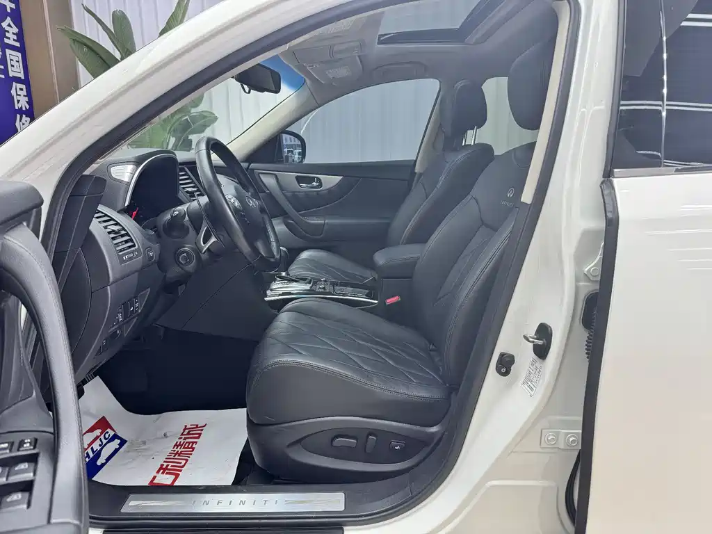 Infiniti FX 2011 FX35 Standard