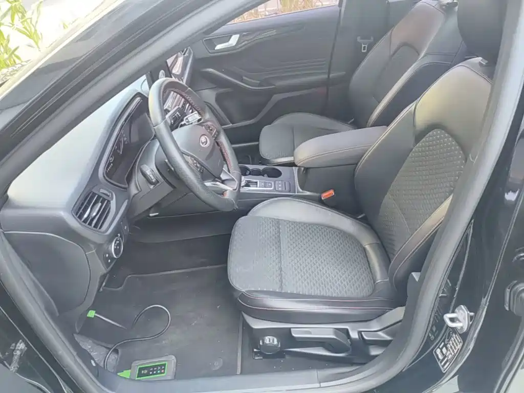 Ford Focus — миниатюра 15