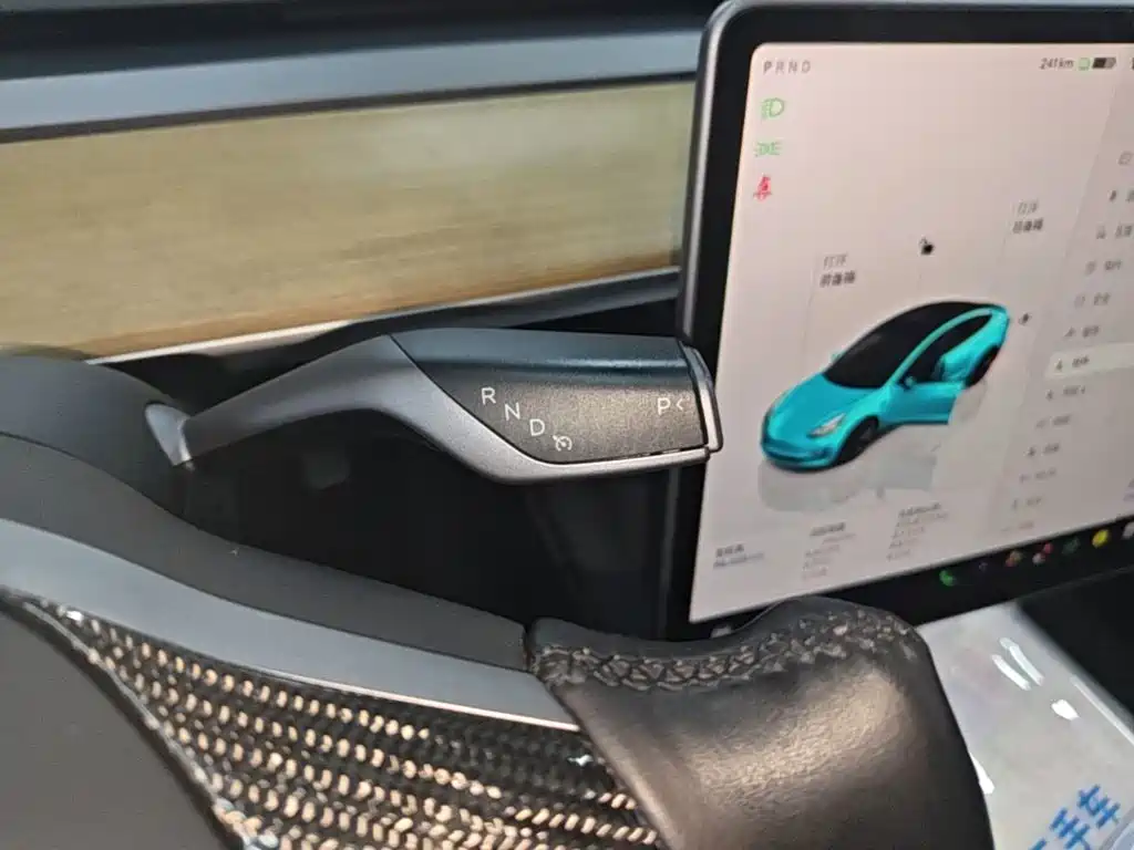 Tesla Model 3 — миниатюра 14