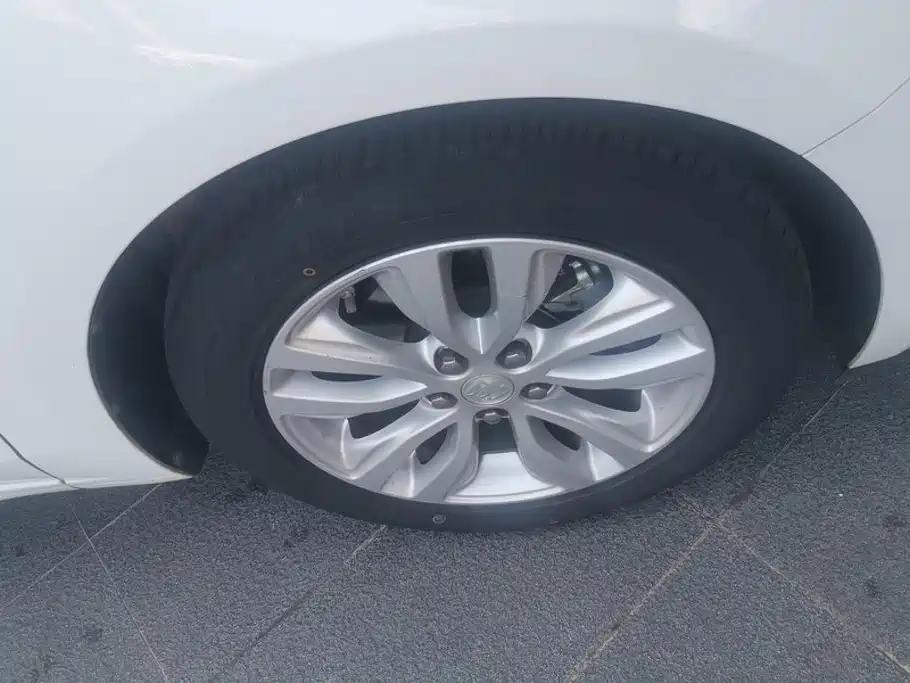Buick Excelle — миниатюра 6