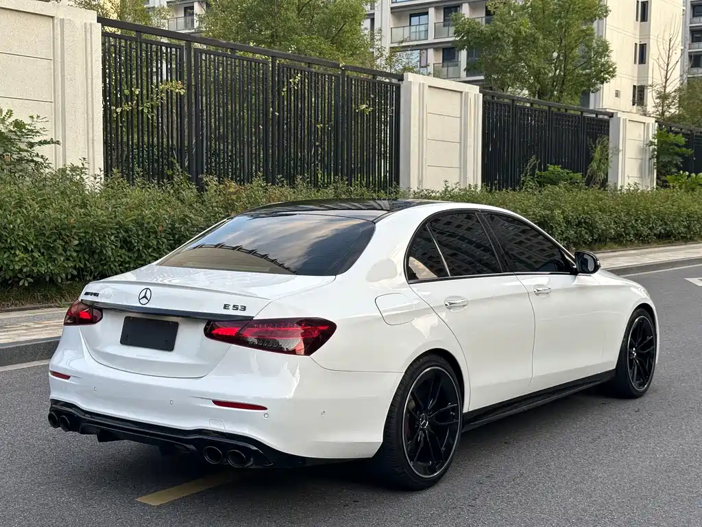 Mercedes-Benz E-Class AMG — миниатюра 4