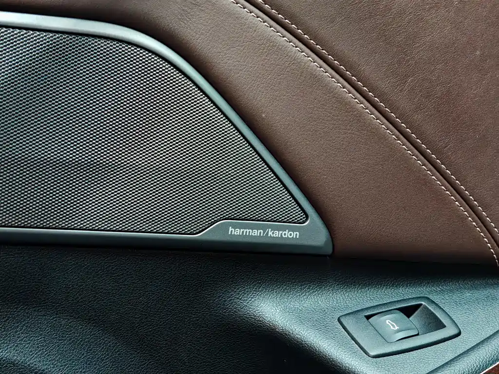 BMW 5 Series — миниатюра 18