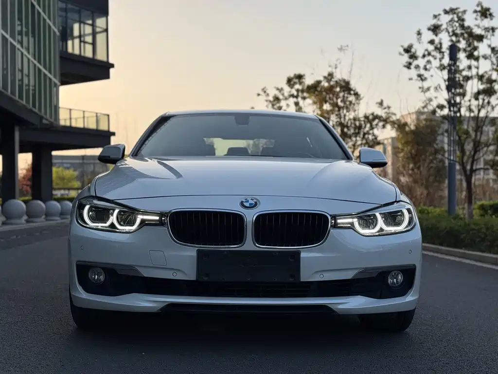 BMW 3 Series — миниатюра 4