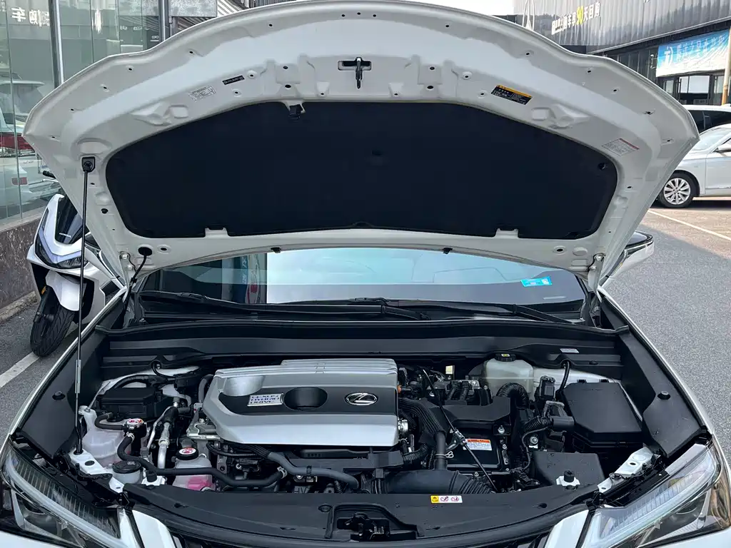 Lexus UX — миниатюра 14