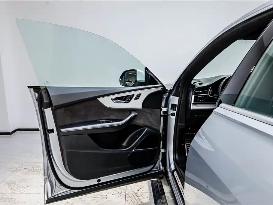 Audi Q8 2019 55 TFSI