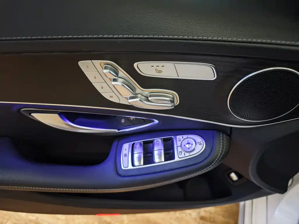 Mercedes-Benz C-Class — миниатюра 12