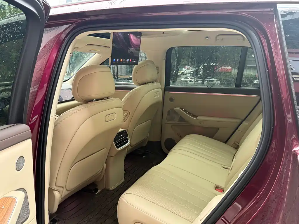 AITO ASK THE WORLD M7