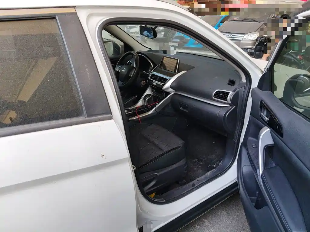 Mitsubishi Eclipse Cross — миниатюра 19