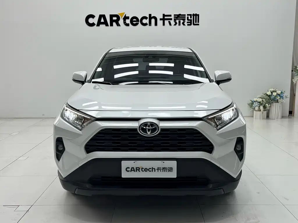Toyota RAV4 — миниатюра 2