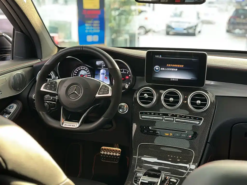 MERCEDES-BENZ GLC AMG