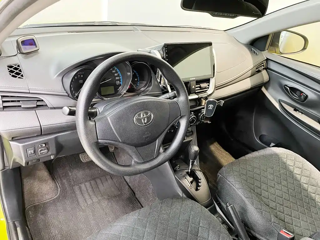 Toyota Yaris L — миниатюра 22
