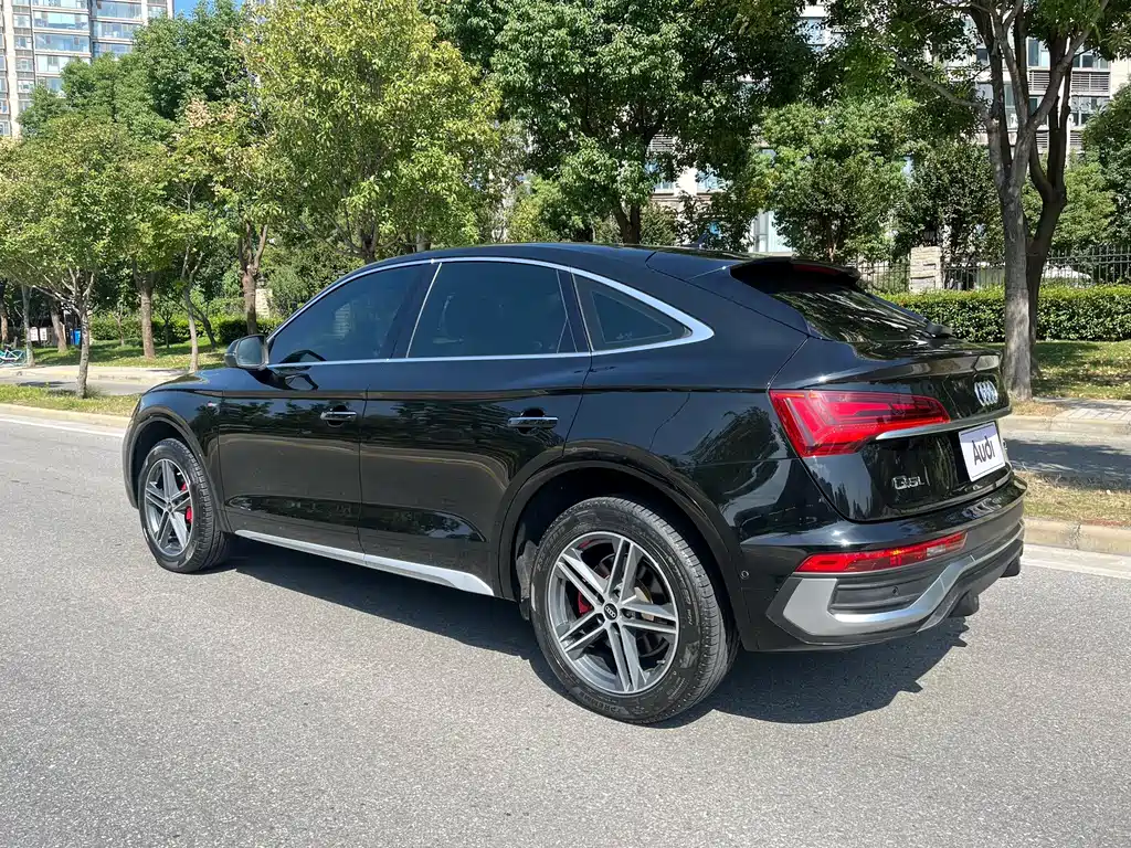 Audi Q5L Sportback — миниатюра 6