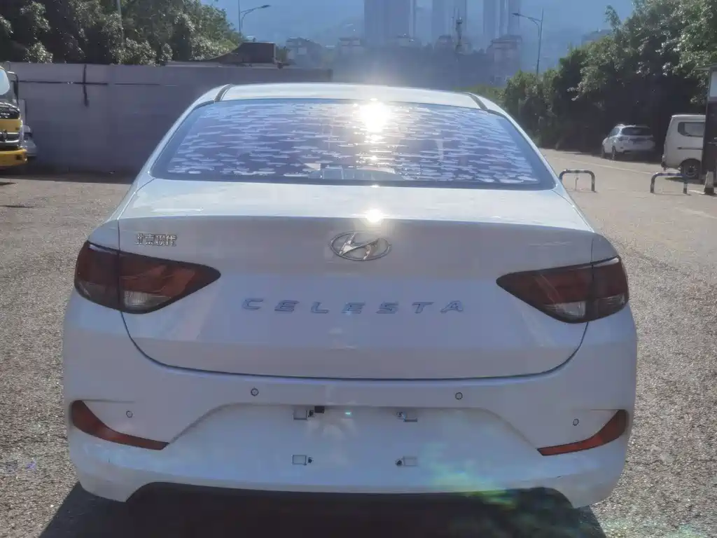 Hyundai Elantra — миниатюра 5