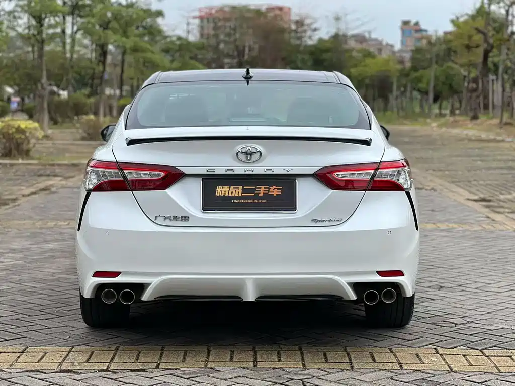 TOYOTA CAMRY