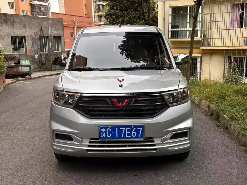 Wuling Hongguang V — миниатюра 4