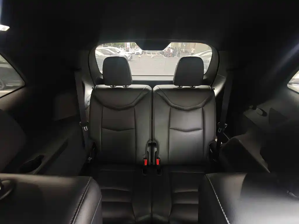 Cadillac XT6 — миниатюра 8