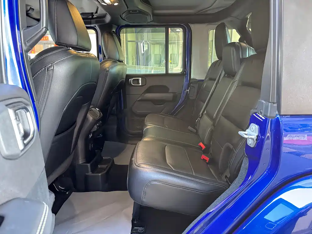 Jeep Wrangler — миниатюра 12