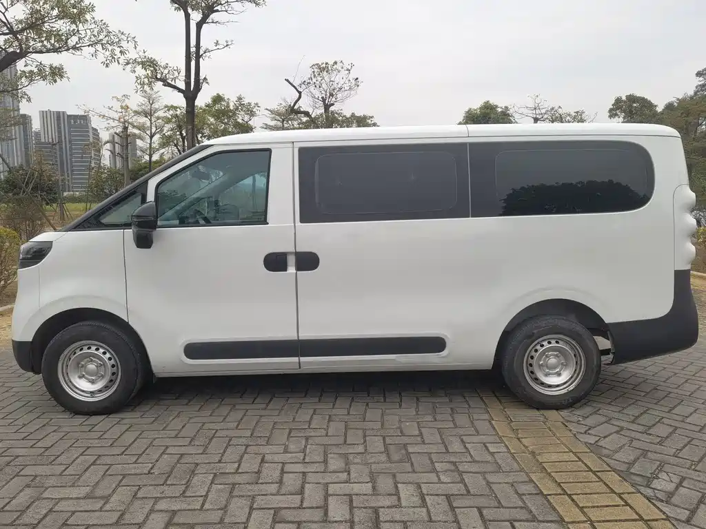 SAIC MAXUS DANA V1