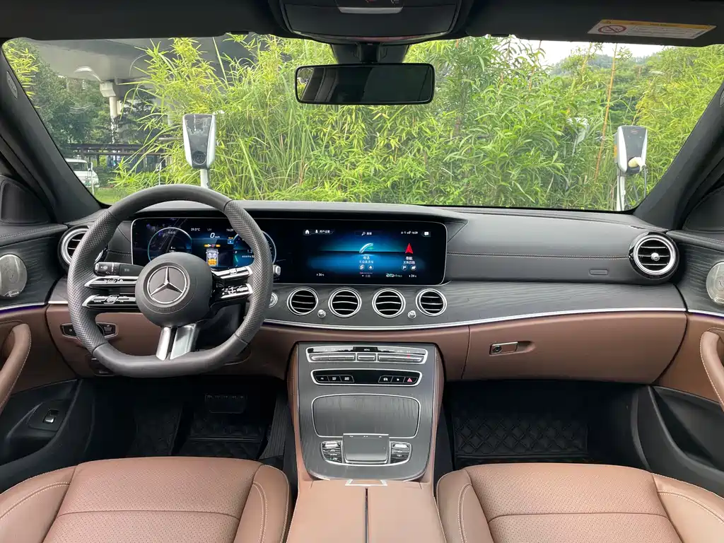 Mercedes-Benz E-Class — миниатюра 6