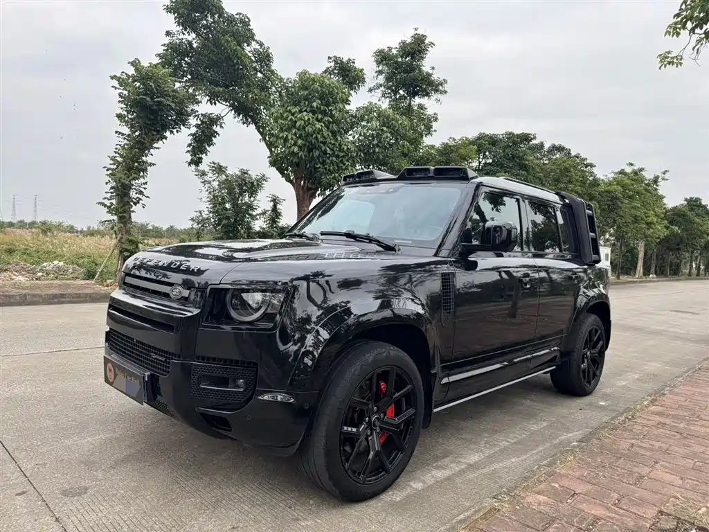 Land Rover Defender 2022