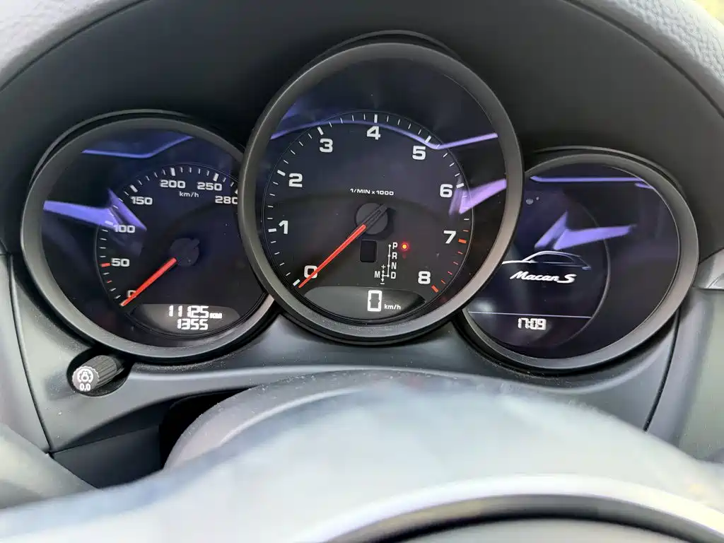 Porsche Macan — миниатюра 4