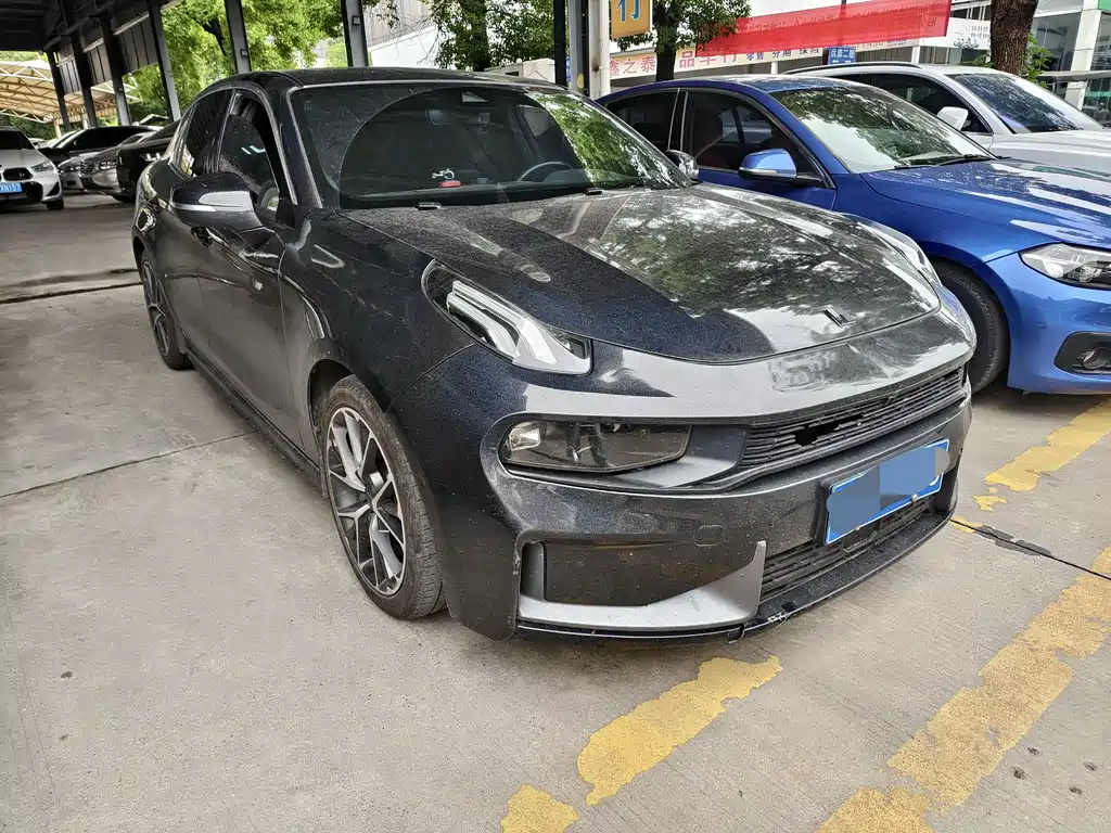 Купить Lynk & Co 03